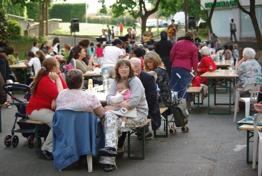 Repas de Quartier Champs-Elysees Evry 076.jpg